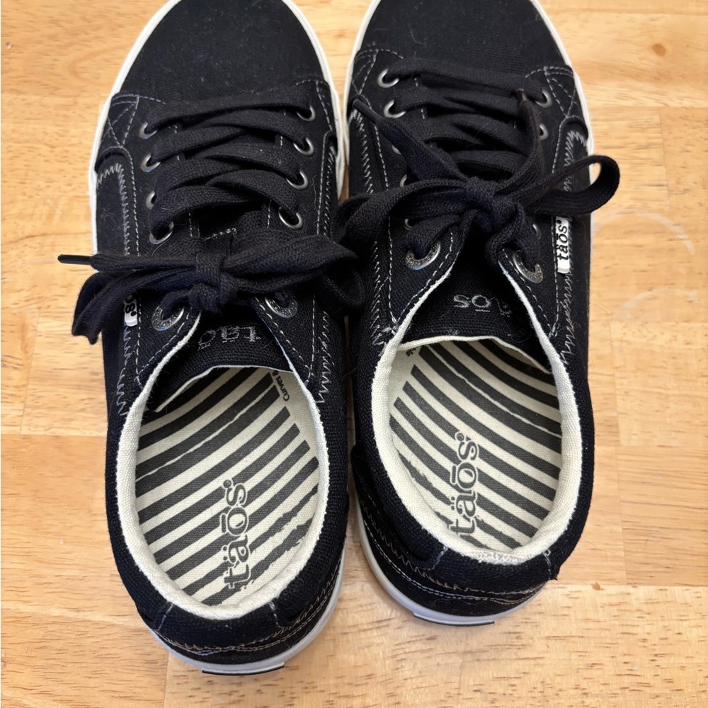 Taos Black Sneakers - Picture 2 of 4